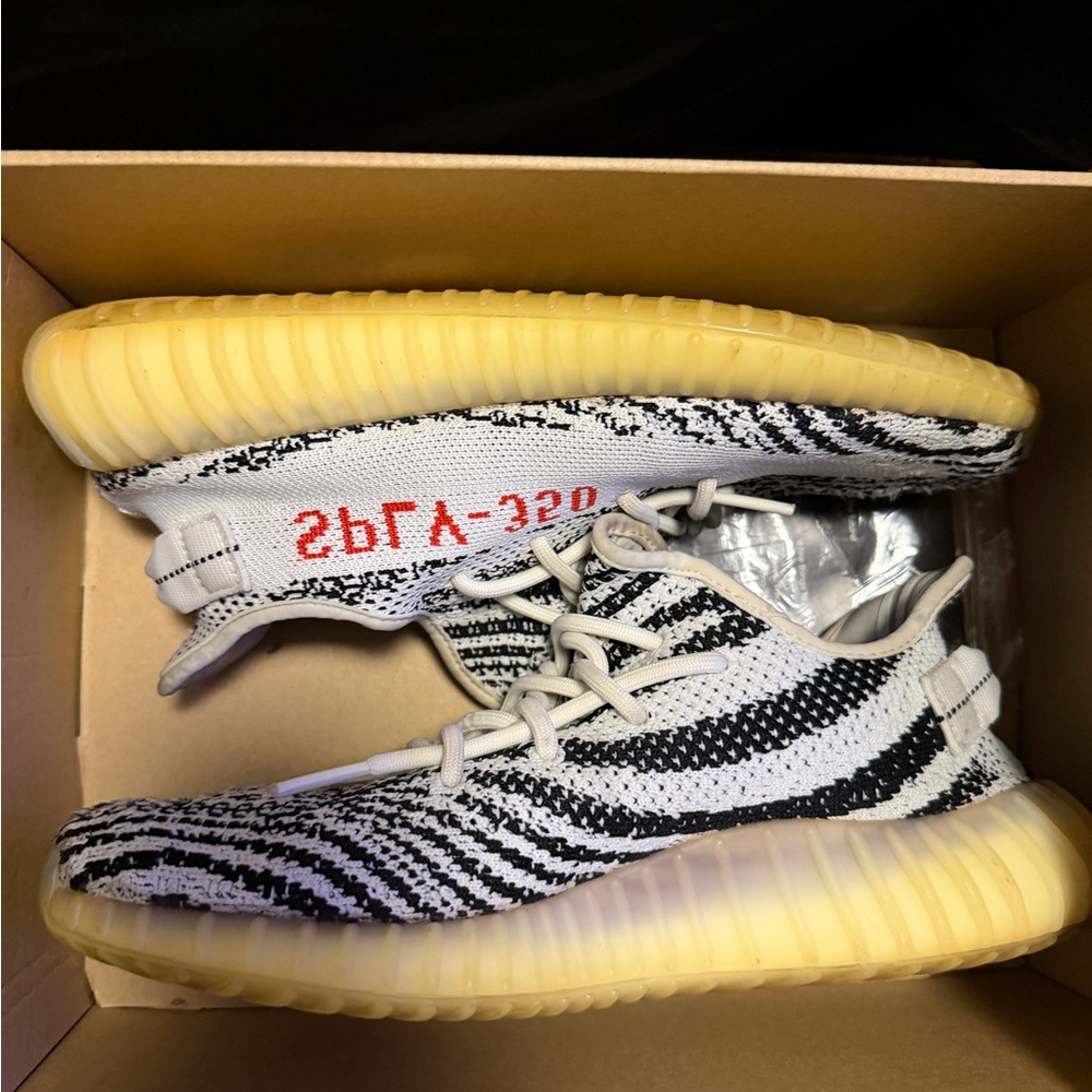 Adidas Yeezy Boost 350 V2 Zebra